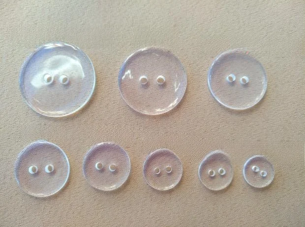 

Transparent Black Two-Eyed Resin Buttons for Children's Clothing Shirt Coat Underwear Pad Buttons DIY Sewing Accessories