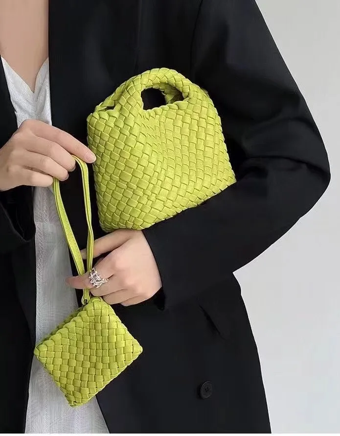 Clutch Abendtasche Damen Bucket Woven Tote Bag PU Luxus 2025 Damenhandtasche im Angebot Mittelgroße Handgestrickte Tasche mit Band und Kette – Detail 8