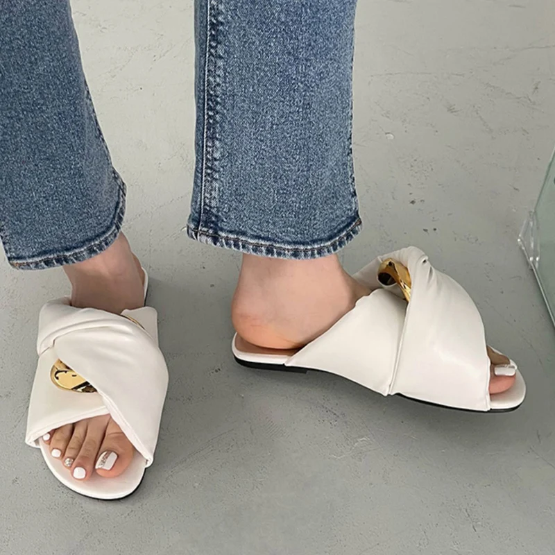 Ladies Indoor Slippers Women Flip Flop Summer Shoes New 2022 Metal Decoration Female Shoes Outside Slides Flats Rubber Slippers