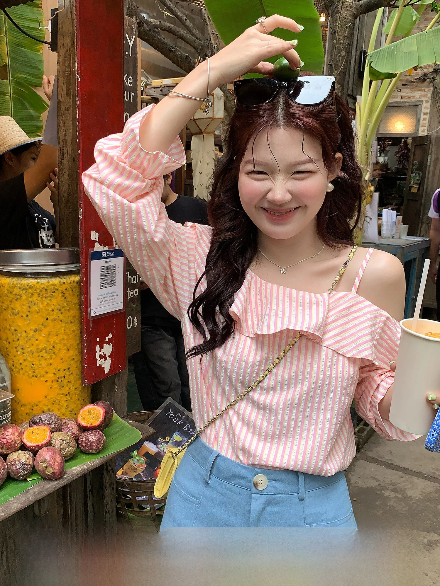 

Korean Sle Long Sve Heart Pattern Women's irt oulder Bared Design Spring Summer Top Polyester Fiber Gathered Cuff