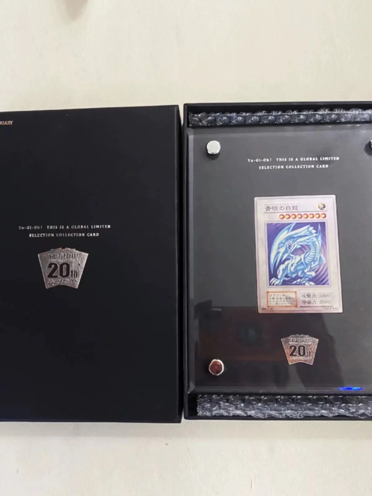 Yu-Gi-Oh 20th Anniversary Blue Eye White Dragon Solid Gold and Silver Acrylic Display Metal Card Custom Gift Box (Non-Original)