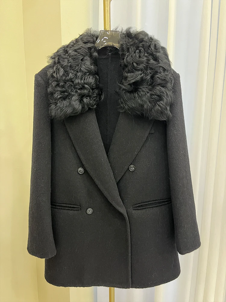 Рисунок 4 - Осенне-зимняя куртка из натурального меха и шерсти