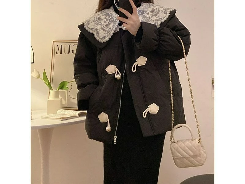 معطف قطني فضفاض بأكمام طويلة جديد لعام 2025 مع تصميم بياقة دمية من الدانتيل للنساء في الشتاء #3