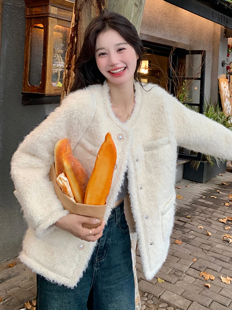 LANMREM Korean Style Fur Short Jackets For Women Round Neck Pockets Single Breasted Coat Fashion 2024 Winter New Clothing 2VV292