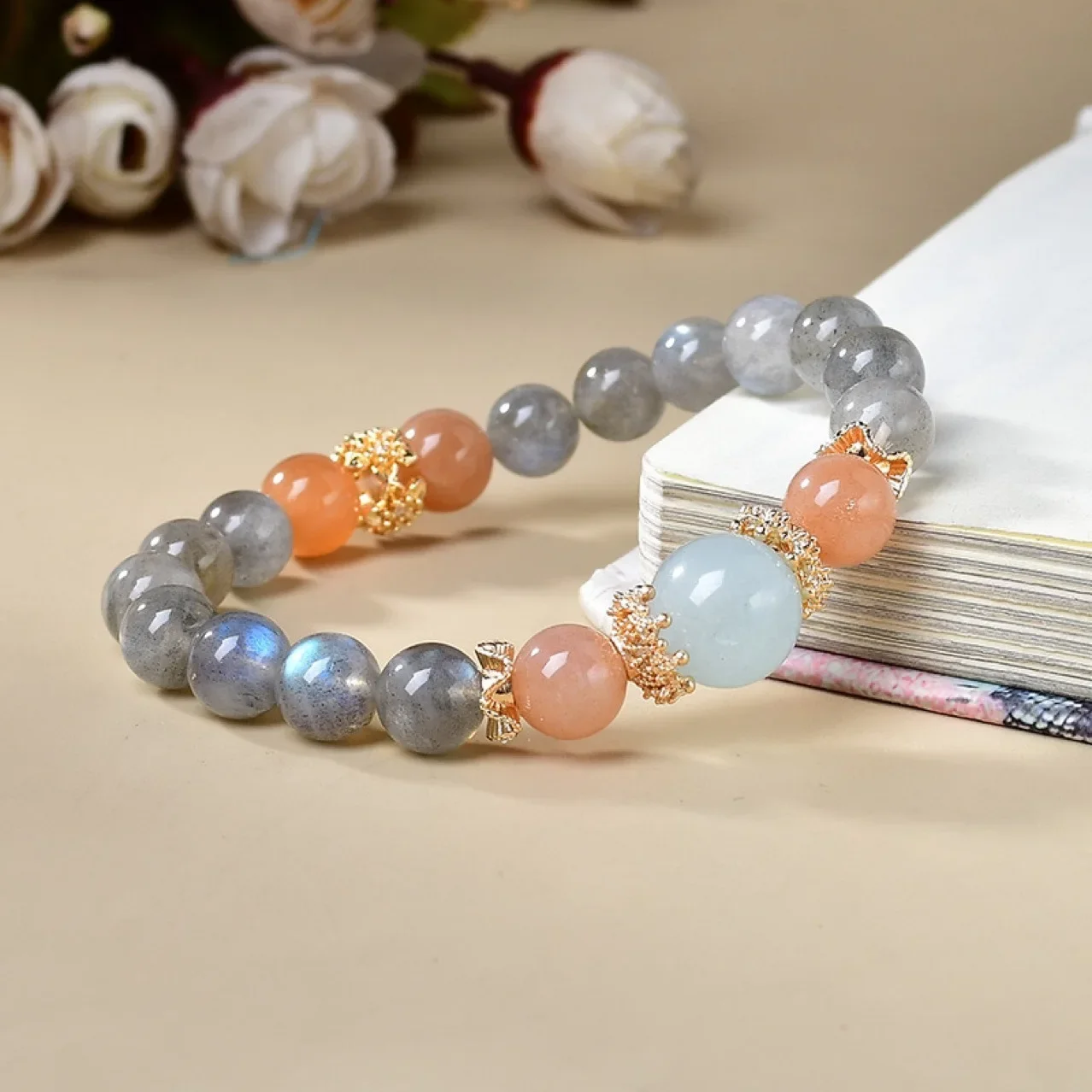 

Natural Gray Moonlight Sunstone Aquamarine Bracelet Women's Light Luxury Fashion Lucky Bracelet, Gift