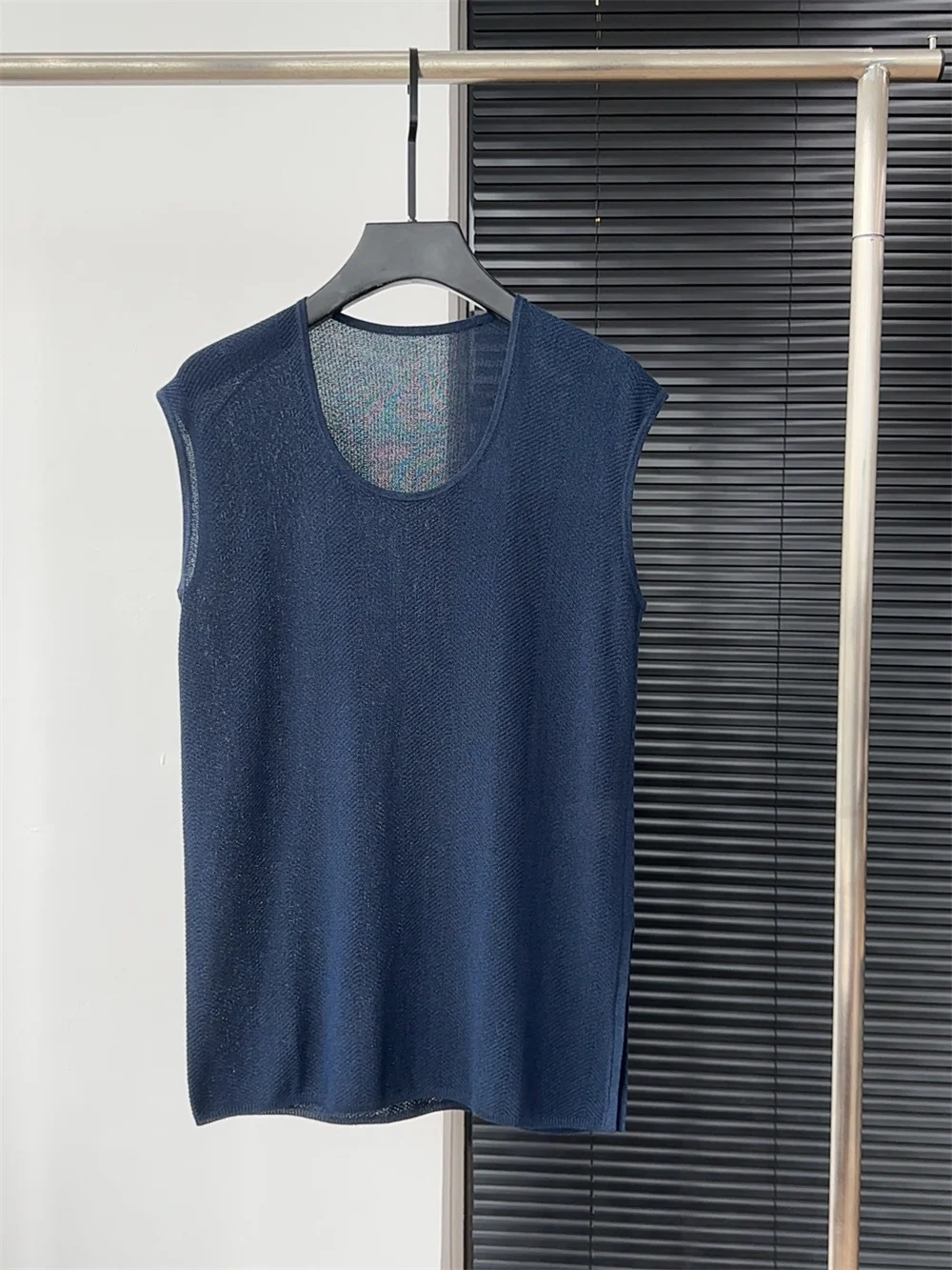 

2026 Summer New Women's U-Neck Sleeveless Slit T-Shirt Top Comfortable Breathable Versatile Knitted Vest