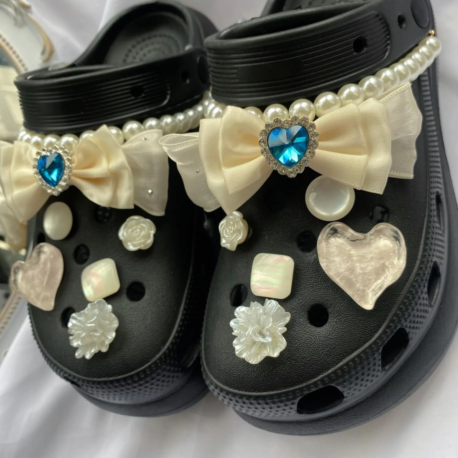 

Heart Diamond Bow Series Charms for Crocs Beautiful Shoe Accessories Ins Popular Adornment for Clogs Sandals Boys Girls Gifts