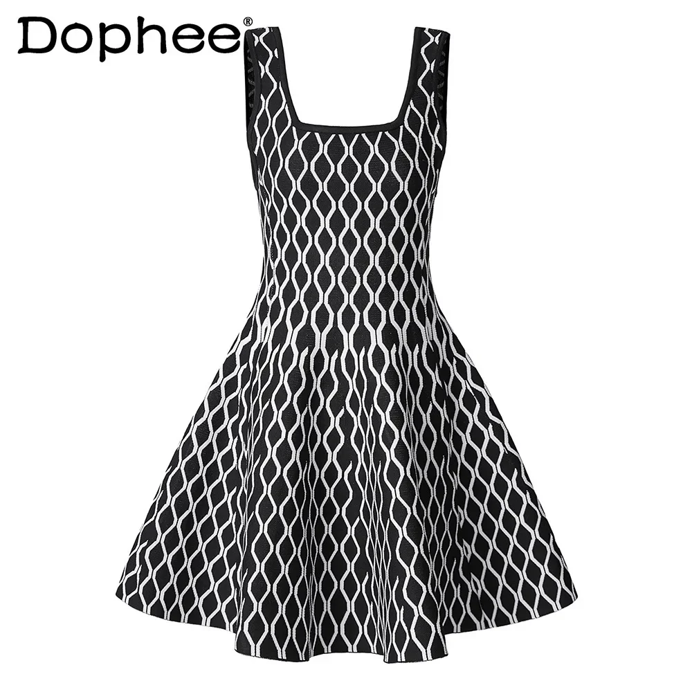 فستان جاكار عالي الخصر بتصميم جديد لربيع وصيف 2025 أنيق برقبة مربعة بدون أكمام فستان محبوك على الموضة