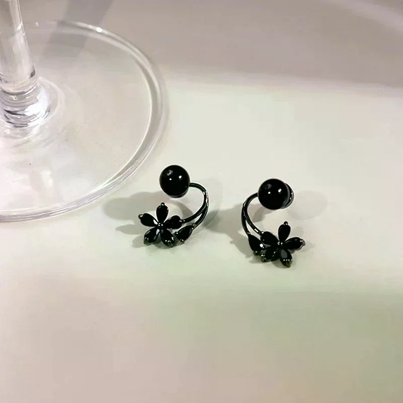 Vintage Black Zircon Flower Pearl Stud Earrings For Women Korean Elegant Personality Earrings Wedding Party Jewelry Gift Mujer