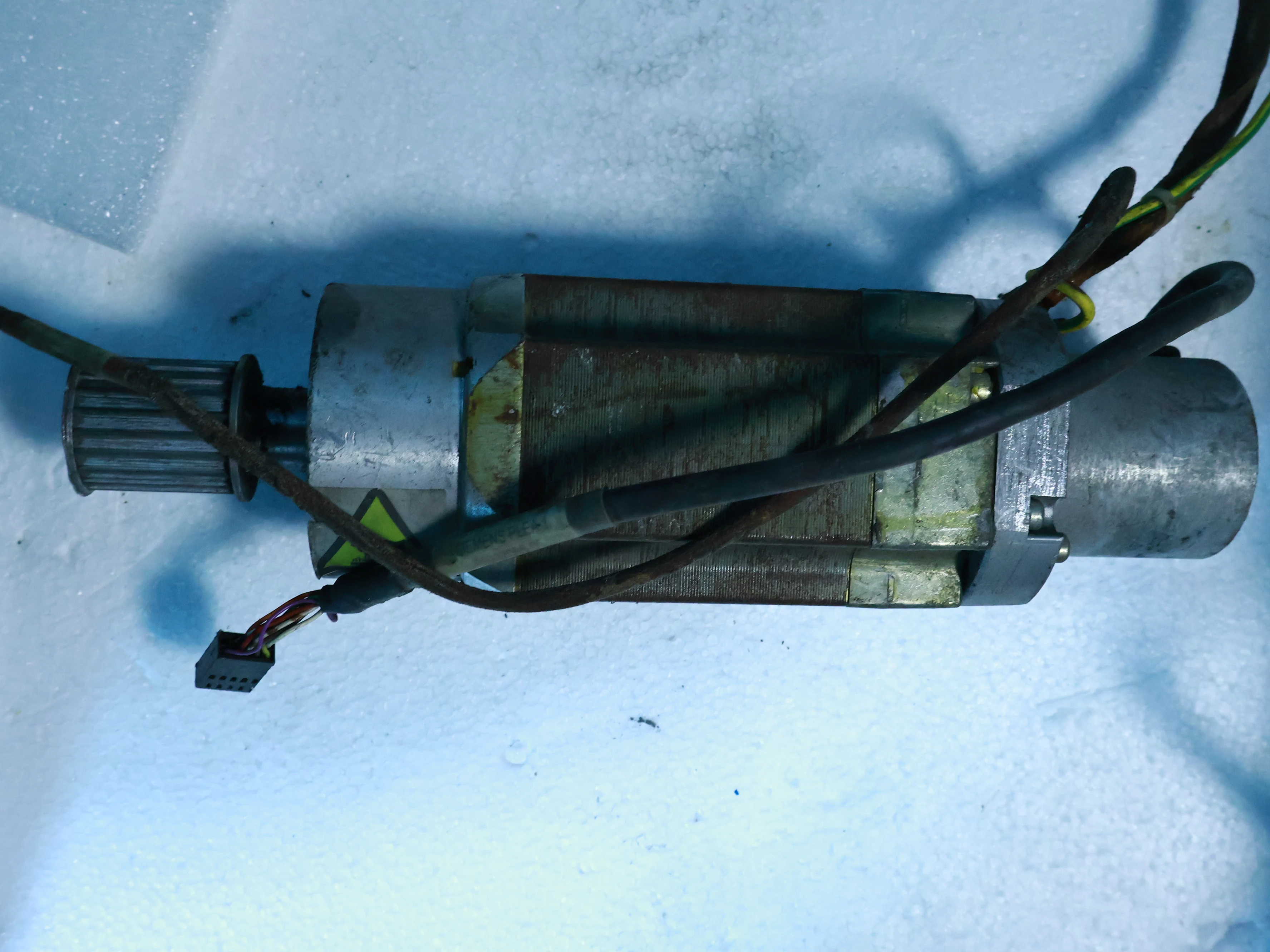 

Б/у серводвигатель 1FT3035-6AZ99-9-ZS14 для SIEMENS 1FT3035-6AZ99-9-ZS14