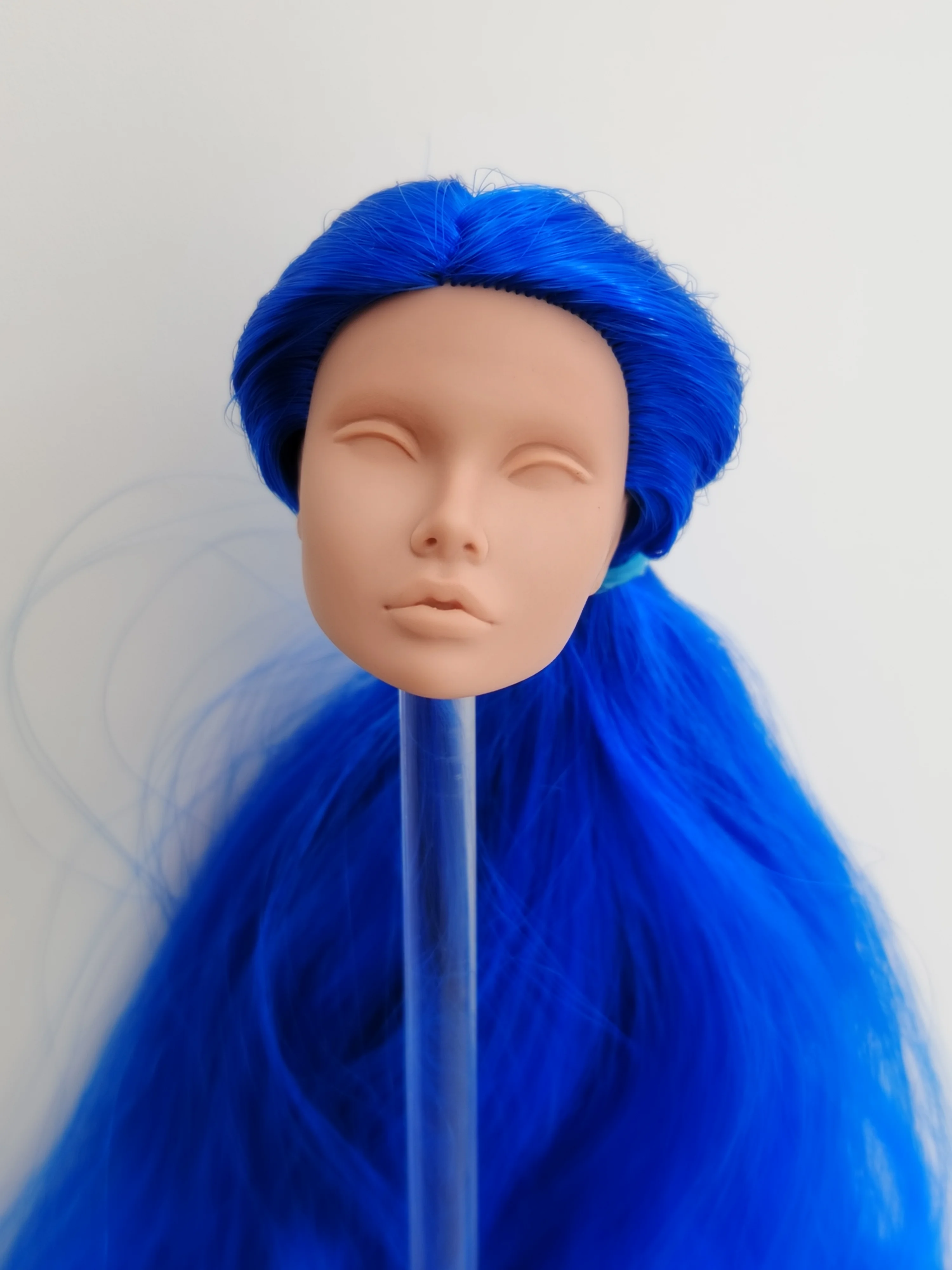 Poppy Parker Blank Face 1/6 Scale Fashion Royalty FR White Skin Blue Hair Doll Head