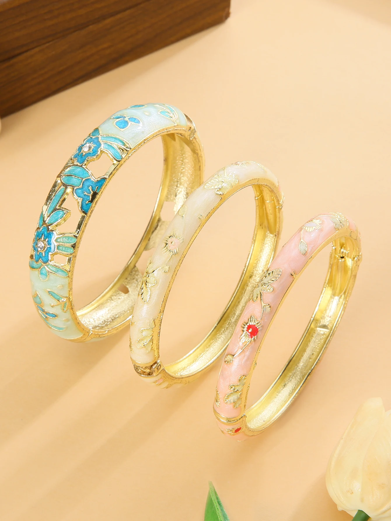 FTCY 3 PCS Enamel Dropped Glaze Bangles For Women Vintage Gold Plated pattern Enamel Flower Bracelet Luxury Jewelry Gifts