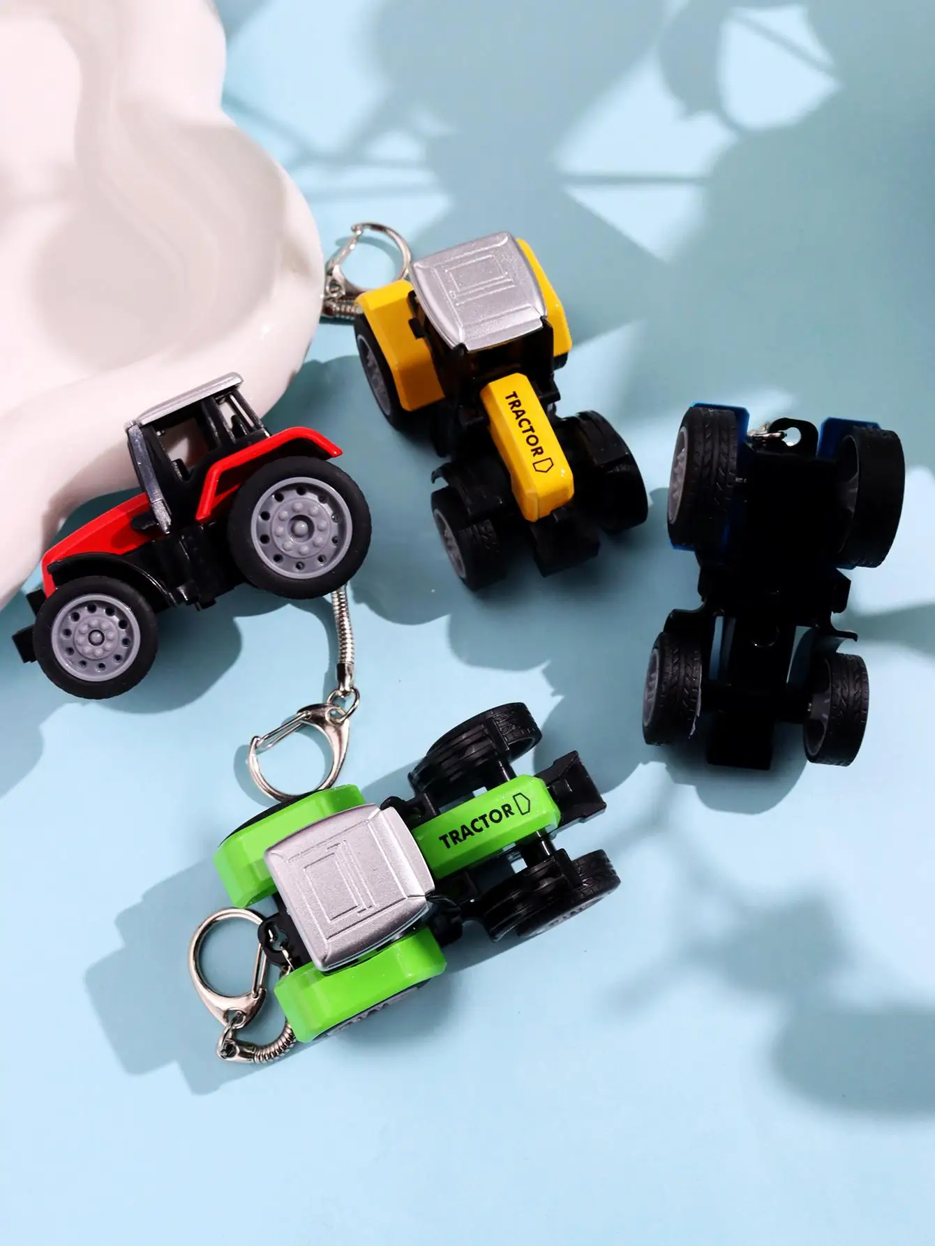 Funny Creative Colorful Resin Tractor Keychain Gift for Friend Classmate Birthday Gift for Women HUANZHI 2025 NEW