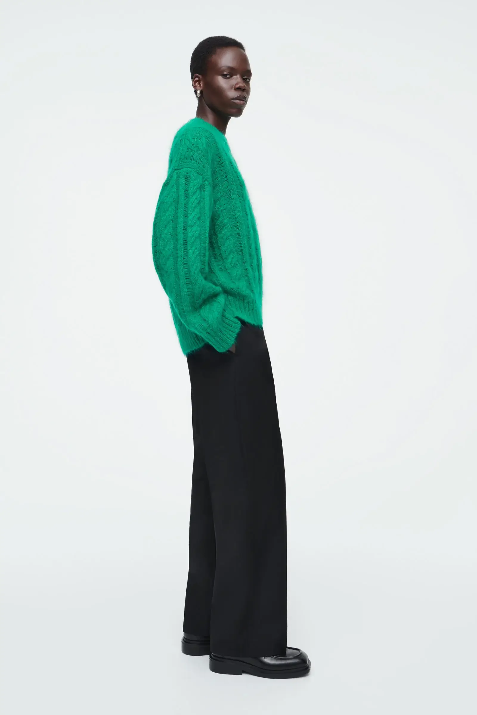 XIMIAN APPAREL 2026 YAZHIMEI spring new style of Women's casual green mohair blend twist knit sweater view 2