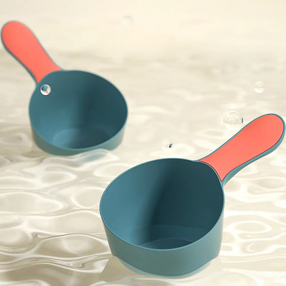 

3Pcs Plastic Bath Water Ladle Shower Scoop Ergonomic Handle Heat-Resistant Deep Water Scoop Cup for Bathroom Dippers