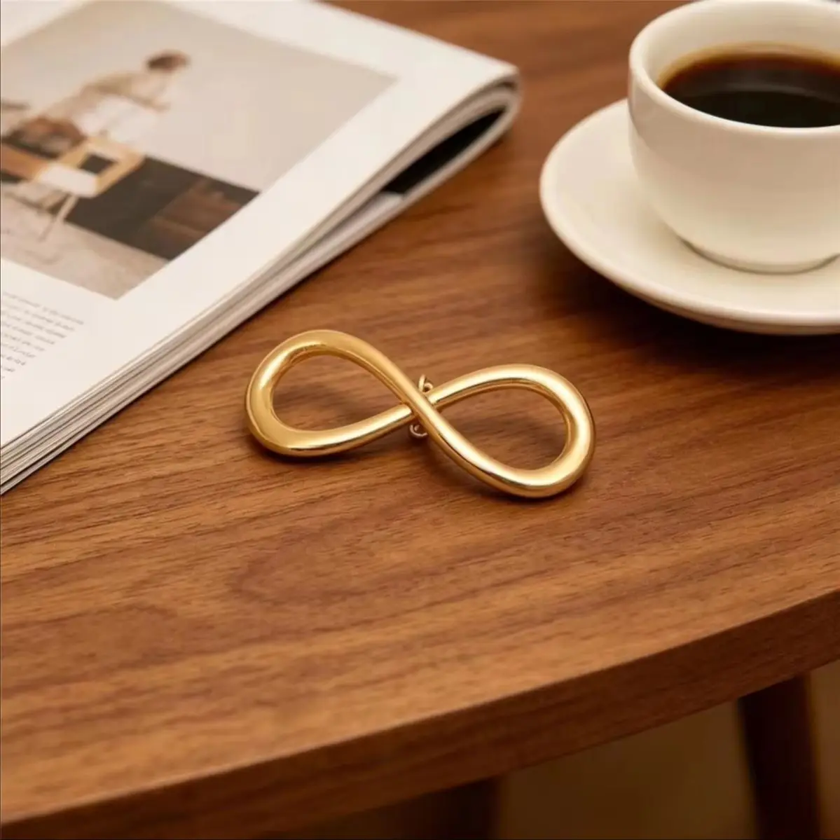 Conectores y anillas de unión chapados en oro de 14K antidesvanecimiento con forma de ocho para cordones de cuero, accesorios de joyería fina hechos a mano.