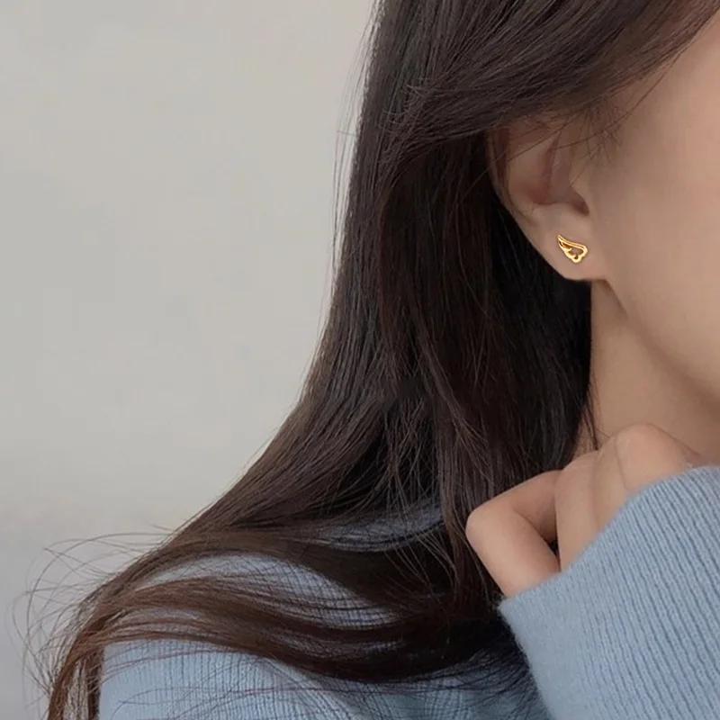 New Heart Stud Earrings for Women Gold Color Mini Cartilage Helix Tragus Ear Pierc Jewelry Gifts Small Cute Women Jewellery