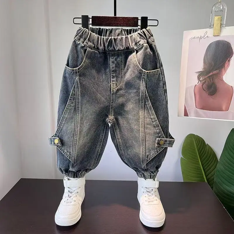 

Модные детские брюки нового стиля для мальчиков, джинсы с эффектом потертости, 90-150 см, новая коллекция весна-осень 2026