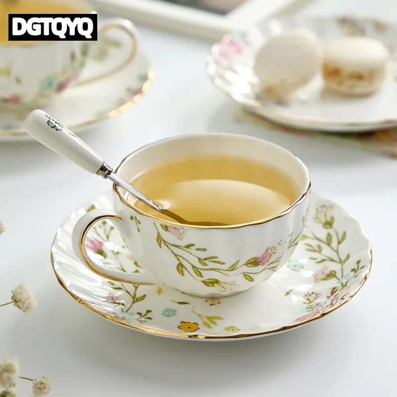 2Pcs Vintage Floral Ceramic Coffee Cup Saucer Set Gold Rim Pumpkin Tea Cup European Afternoon Tea Mug Breakfast Latte Teacup view 3