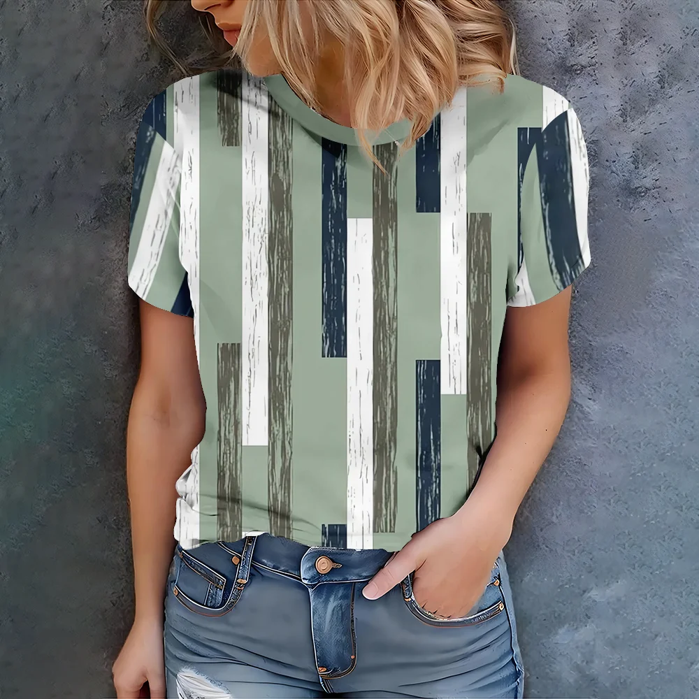 

Женская футболка в стиле ретро с абстрактным принтом в полоску — легкий, удобный и универсальный топ — новая летняя коллекция в 2025 году.