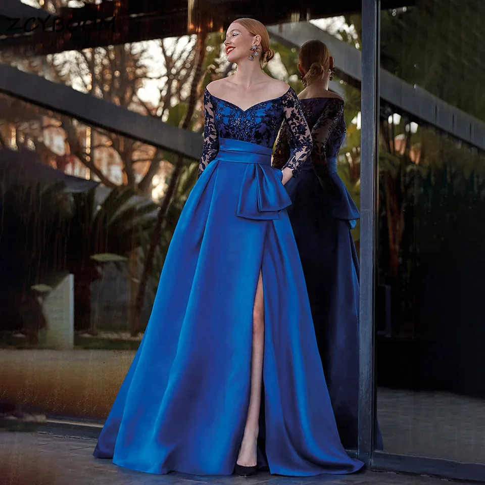 Gaun Malam Formal Lengan Panjang A-Line Biru Royal 2025 Gaun Prom Pesta Celah Samping Applique Renda Satin Bahu Terbuka untuk Wanita