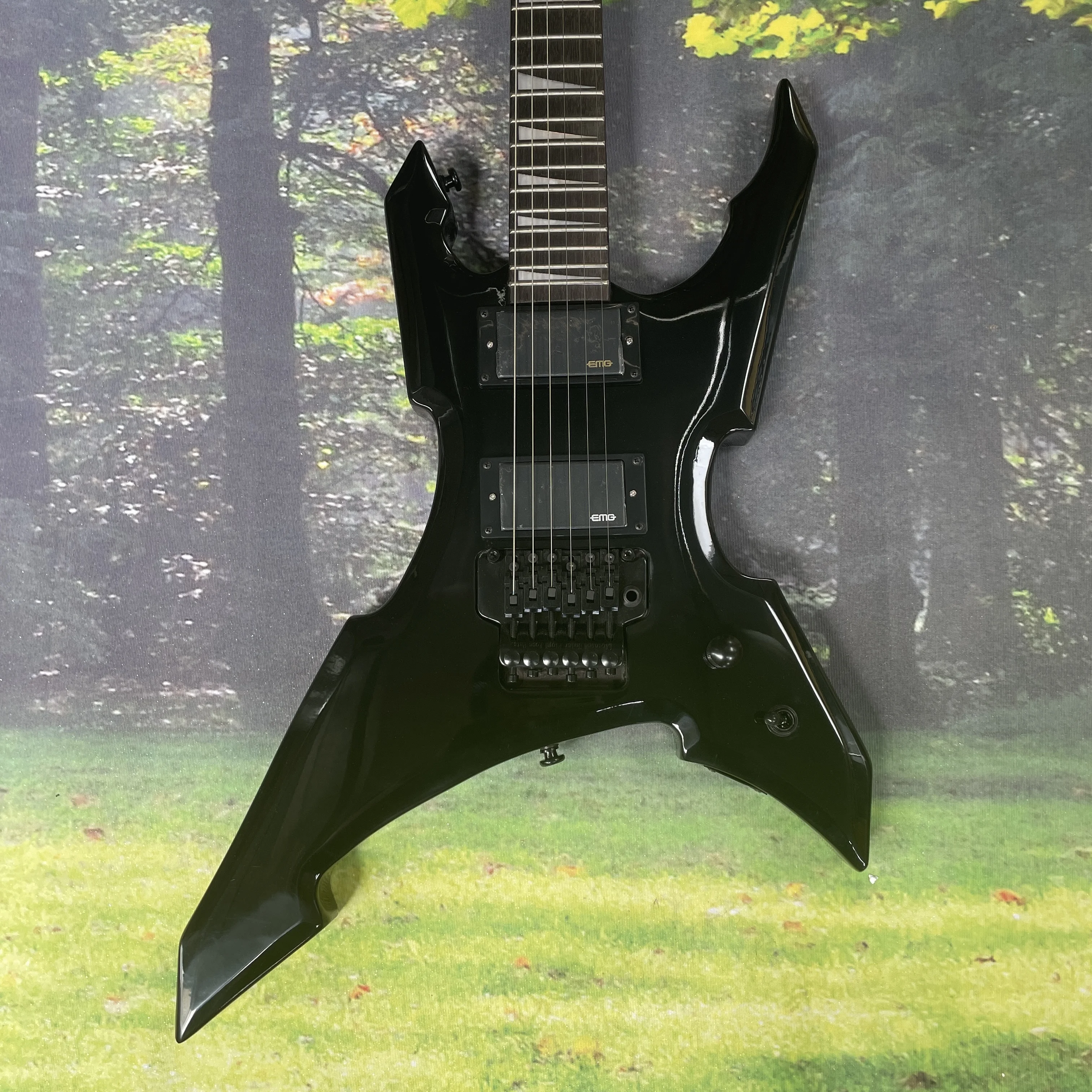 جيتار كهربائي أسود غير منتظم مكون من 6 أوتار جيتار أجهزة سوداء