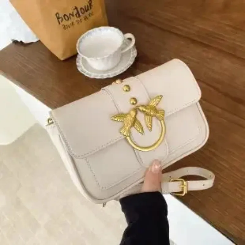 حقيبة نسائية جديدة وعصرية وفريدة من نوعها وفاخرة بتصميم علامة تجارية تتميز بنمط أنيق وكلاسيكي من السنونو. #6