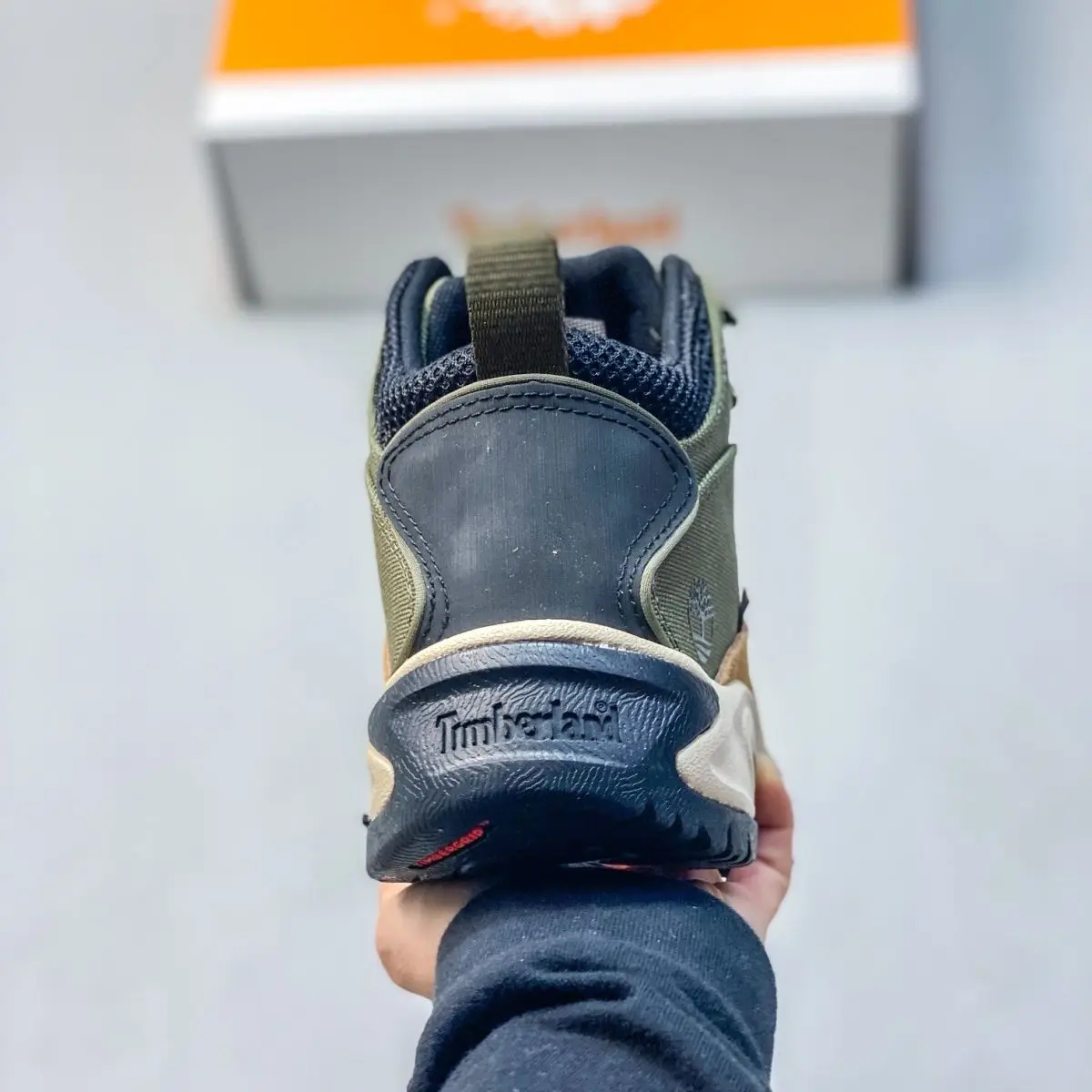 Mens Running Shoes 2024 Fashion Lightweight Breathable Mesh Lace-up Sneakers Mens Outdoor Anti-slip Sports Tennis Shoes