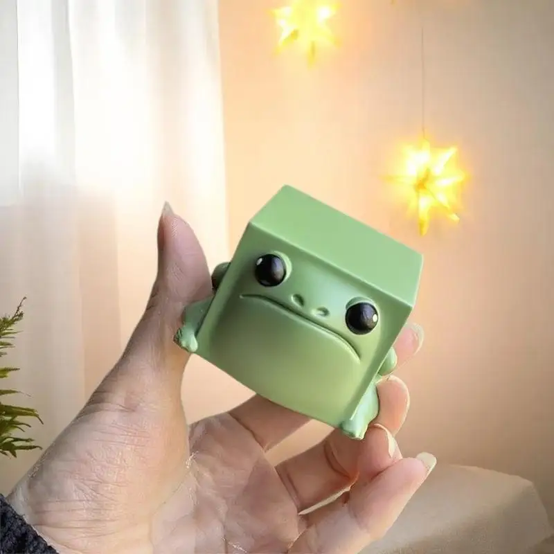 Ugly Cute Frog Resin Mini Statue - Unique Home Office Decor Funny Garden Sculpture - Creative Gift