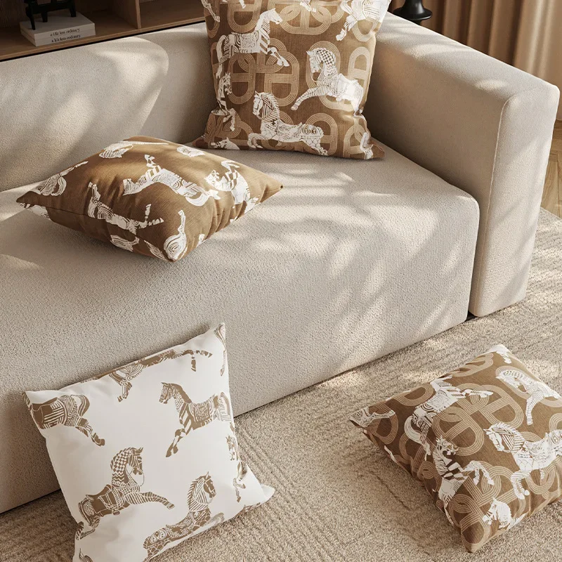 

2 Piece Vintage Printed Cushion Cover Velvet Horse Print Pillow Cover Decorative Luxury Living Room Sofa Bedroom Pillowcase