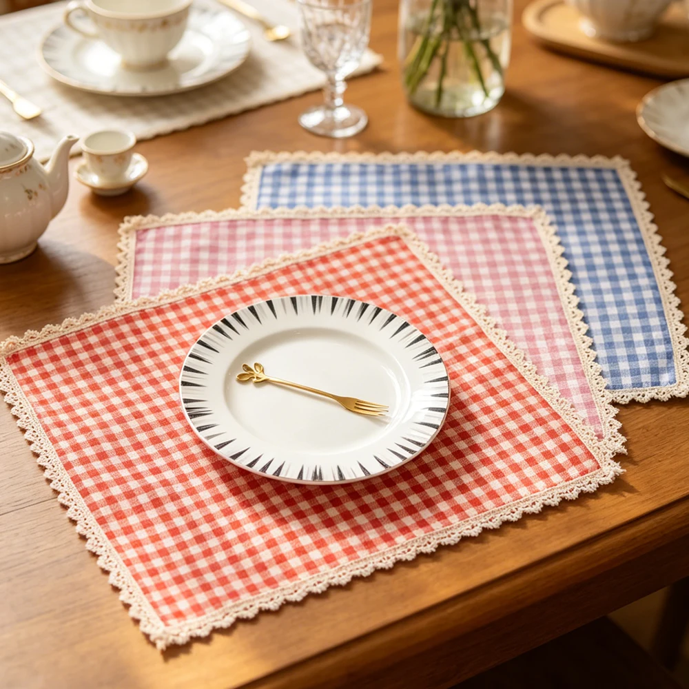 BUYNOW 4-teiliges Gingham-Spitzen-Tischset im Vintage-Stil, Tischmatten und Untersetzer für moderne Küche, langlebige Restaurant-Dekoration
