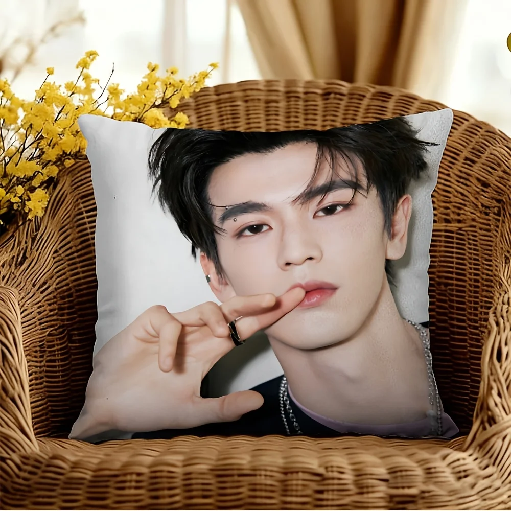 Zhang Linghe 2D Printed Pillowcase Zipper Closure Polyester Machine Washable for Home Office Decor Fan Gift No Insert