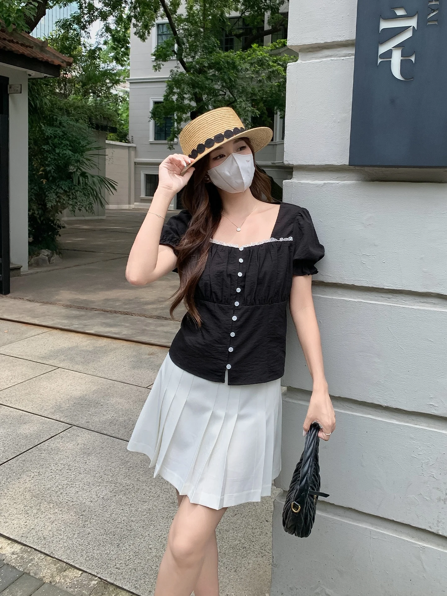 

Летний топ Mae для полных женщин: дышащий, с кружевной отделкой, свободный крой, квадратный вырез, повседневный, из смесового хлопка