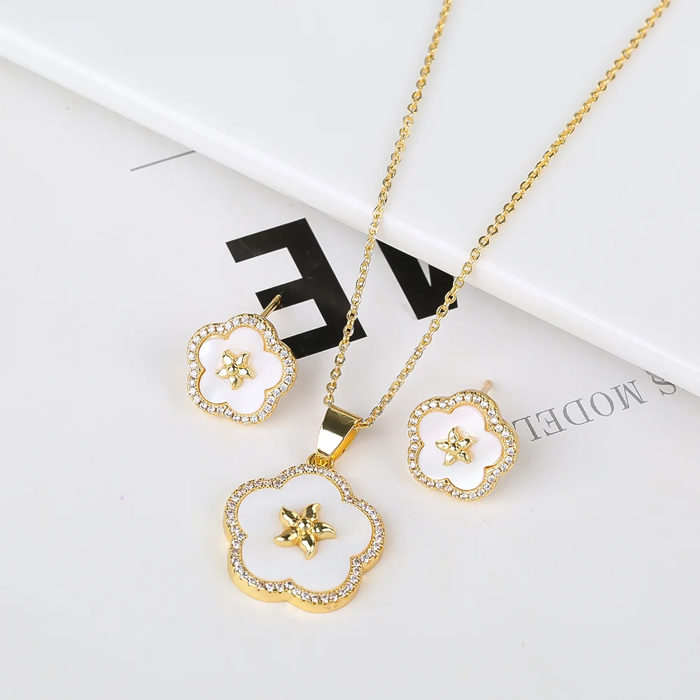 Diamond Inlaid New Design Shell Plant Natural Stone Set with High Quality 18K Gold Plated Women's Luxury Gift Simple