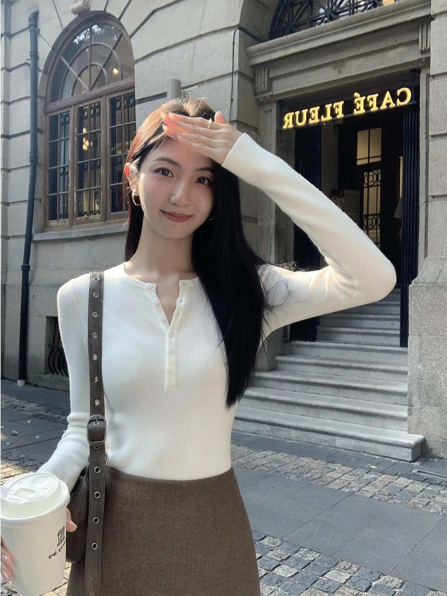 

Женский облегающий трикотажный топ Mulvan с длинным рукавом и V-образным вырезом: комфортный, дышащий, модный, незаменимый для осени и зимы