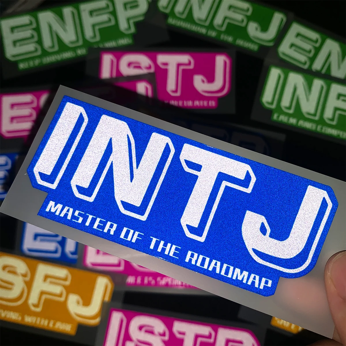 

MBTI 16, индивидуальные забавные персонализированные наклейки, виниловые светоотражающие наклейки для автомобиля, скутера, мотоцикла, аксессуары, декор для велосипеда, наклейки на тело