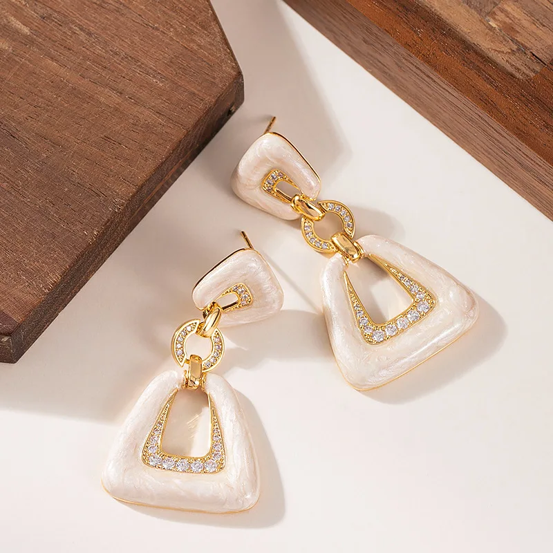 Gold Tone Triangle Hollow Drop Earrings 925 Silver Needle Rhinestone Inlaid Dangle Earrings Elegant Daily Ear Decoration