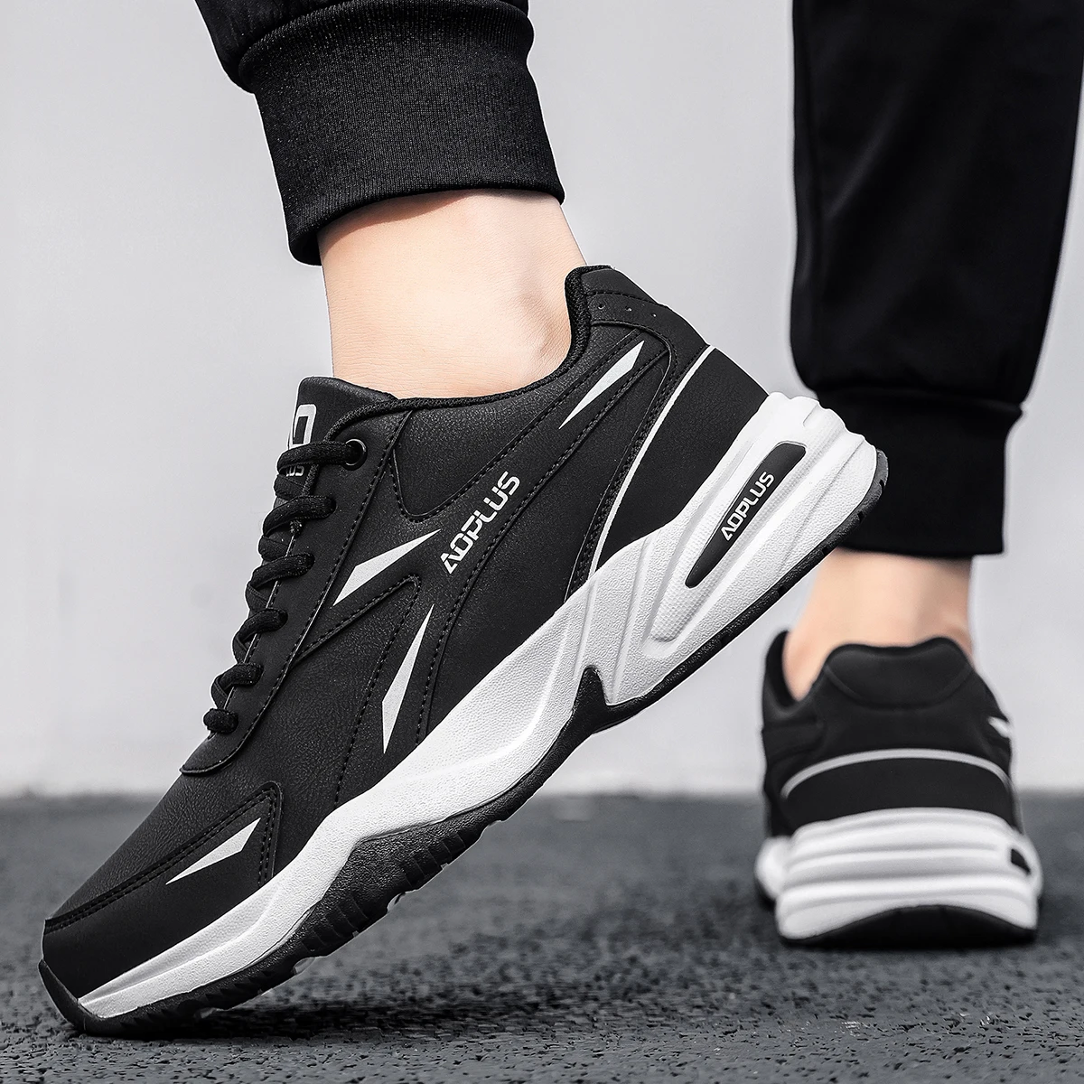 

Men's Sports Casual Shoes, New Style, Fashionable and Comfortable, Pu Leather, Solid Color Upper, Waterproof Breathable Hole Design, Casual Shoes, Men's Lace-Up, Comfortable Elastic Adjustment, Versatile Simple Men's White Shoes, Outdoor Fashion Golf Shoe