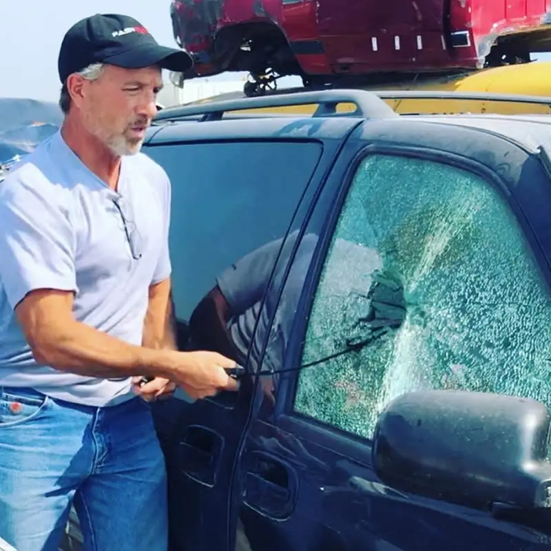 

Outdoor EDC Portable Self-defense Multi-Purpose Whip Biker Runners Whip Belt Animal Control Window Breaker Personal Safety Tool