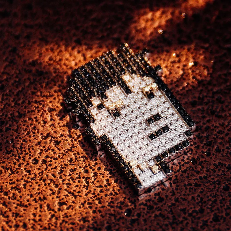 

Iced Out Pixel Pendant – Bling Retro Gaming Necklace with rAccent for Streetwear & Urban Fashion