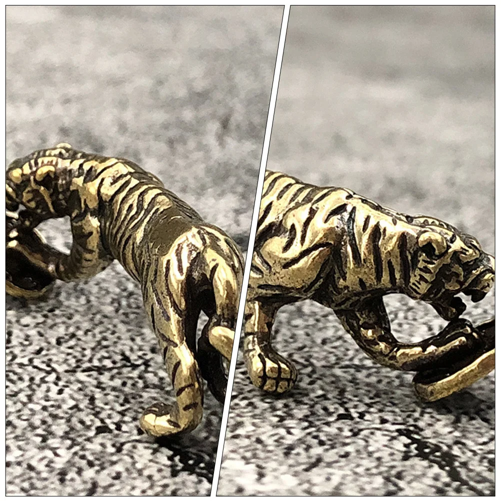 

2Pcs Golden Brass Tiger Ornament Desktop Statue Fashionable Chic Long Lasting Beauty Brass Tiger Desktop Ornament
