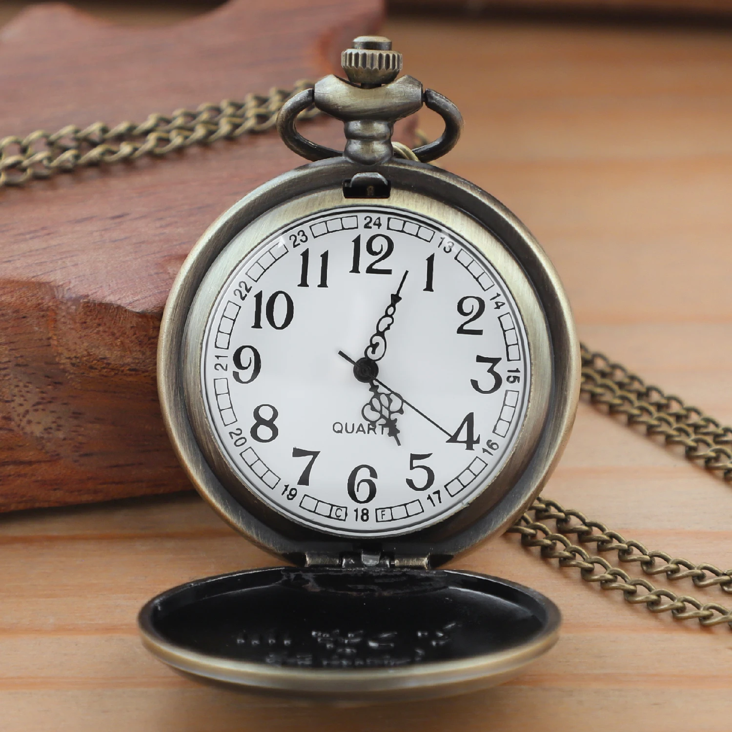 Vintage Bronze Fullmetal Alchemist Series Quartz Pocket Watch Pocket Watches for Women Men with Chain Jewelry Accessories Gifts