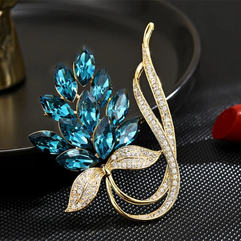 Fashion Sparkling Rhinestone Crystal Flower Brooches For Women Clothing Coat Jewelry Accessries Gifts