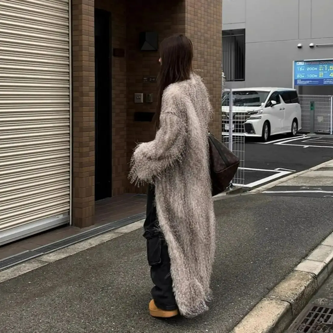 Di alta qualità Inverno Graduale Grigio 3 pollici Lungo Peloso Finta Pelliccia di Pavone Cappotto Ex-lungo Donna Giacca Shaggy Allentata Capispalla Vintage