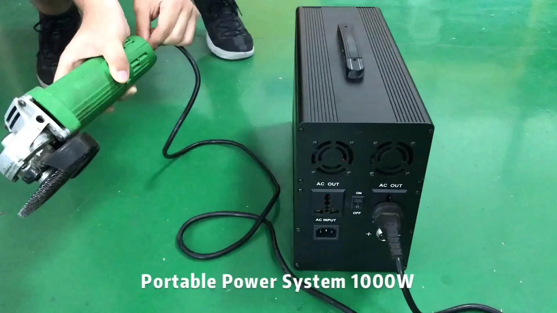 High Power 1200Wh Lithium Battery 1000W Portable Solar  System With Jump Starter