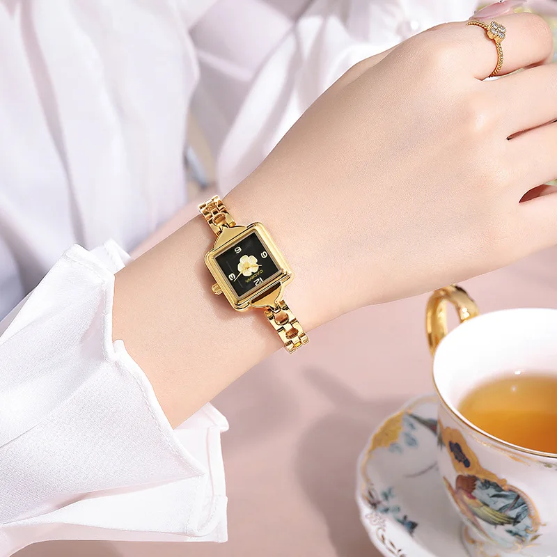 2025 new European and American camellia women's watch niche fashion waterproof student simple quartz watch birthday gift