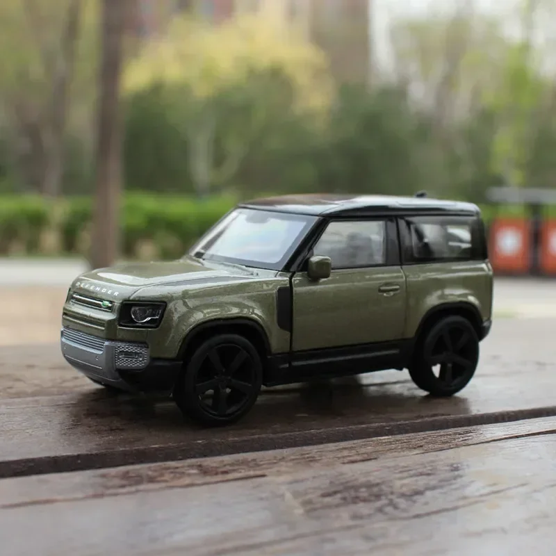 

WELLY 1:36 2020 Land Rover Defender High Simulation Diecast Car Metal Alloy Model Car kids toys collection gifts