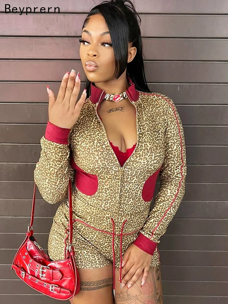 

Beyprern Stylish Zipper Front Leopard Print City Shorts Set 2 Piece Outfits Women Tracksuits Set Sporty Acive Set Night Clubwear