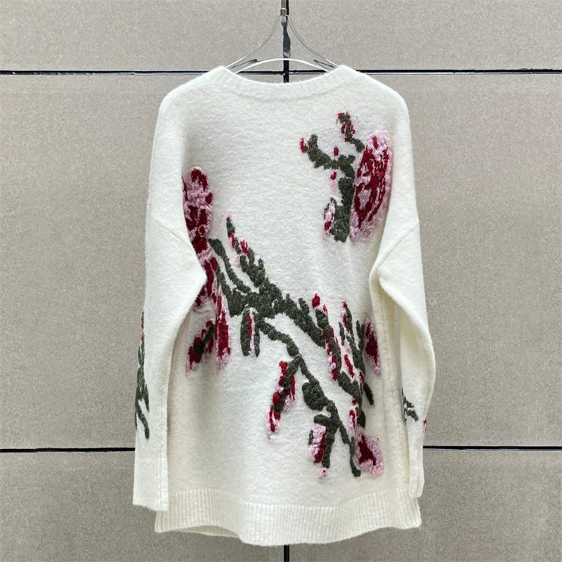 เสื้อกันหนาวผู้หญิงใหม่ถักยืดหยุ่นSlim FitรอบคอPulloverสําหรับฤดูร้อน 2025 Roseปักเสื้อแขนยาวเสื้อถัก