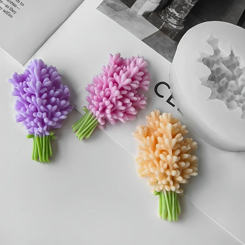 Lavendelfarbene Silikonform für die DIY-Kerzenherstellung – Blumenmuster, runde Form, Valentinstag-Heimdekoration